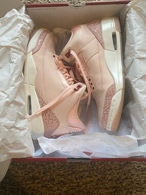Jordan 3 womens valentines day used